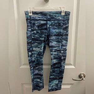 Black and Blue Lululemon Capri Leggings w/Pockets
